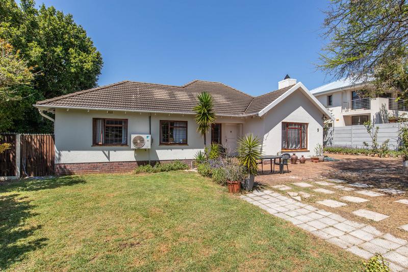 To Let 3 Bedroom Property for Rent in Meadowridge Western Cape